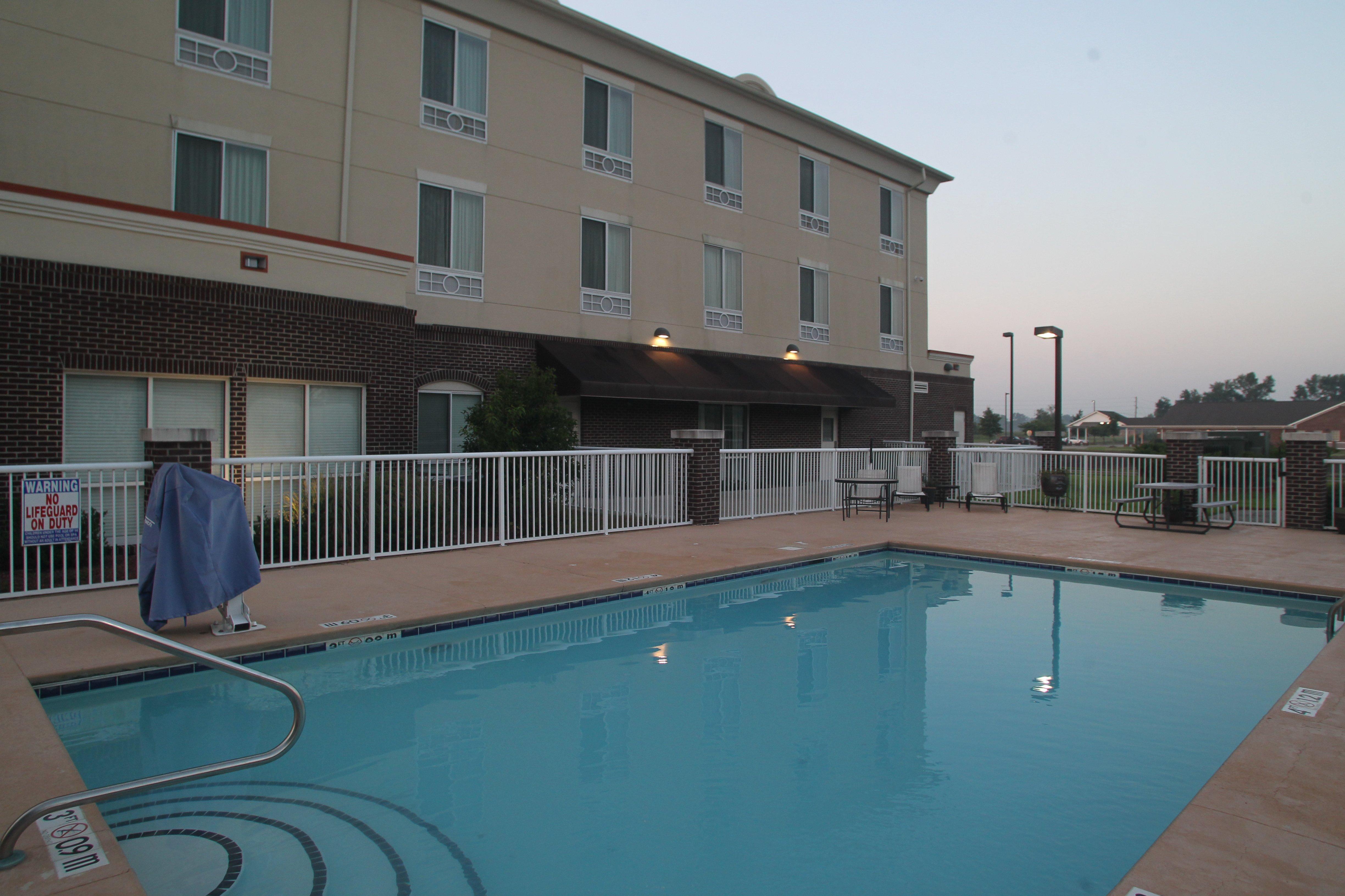 Holiday Inn Express Pembroke By Ihg מראה חיצוני תמונה