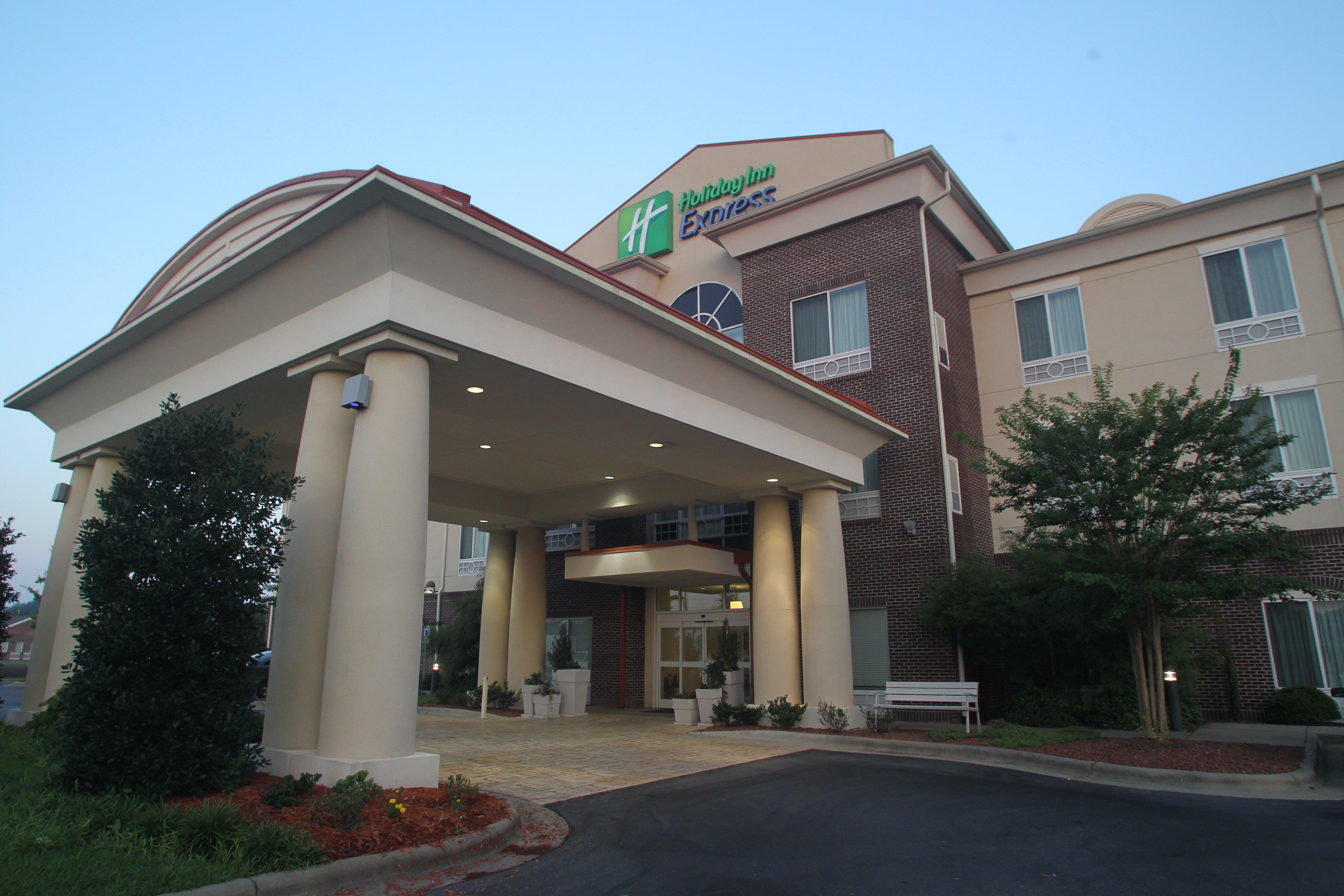 Holiday Inn Express Pembroke By Ihg מראה חיצוני תמונה