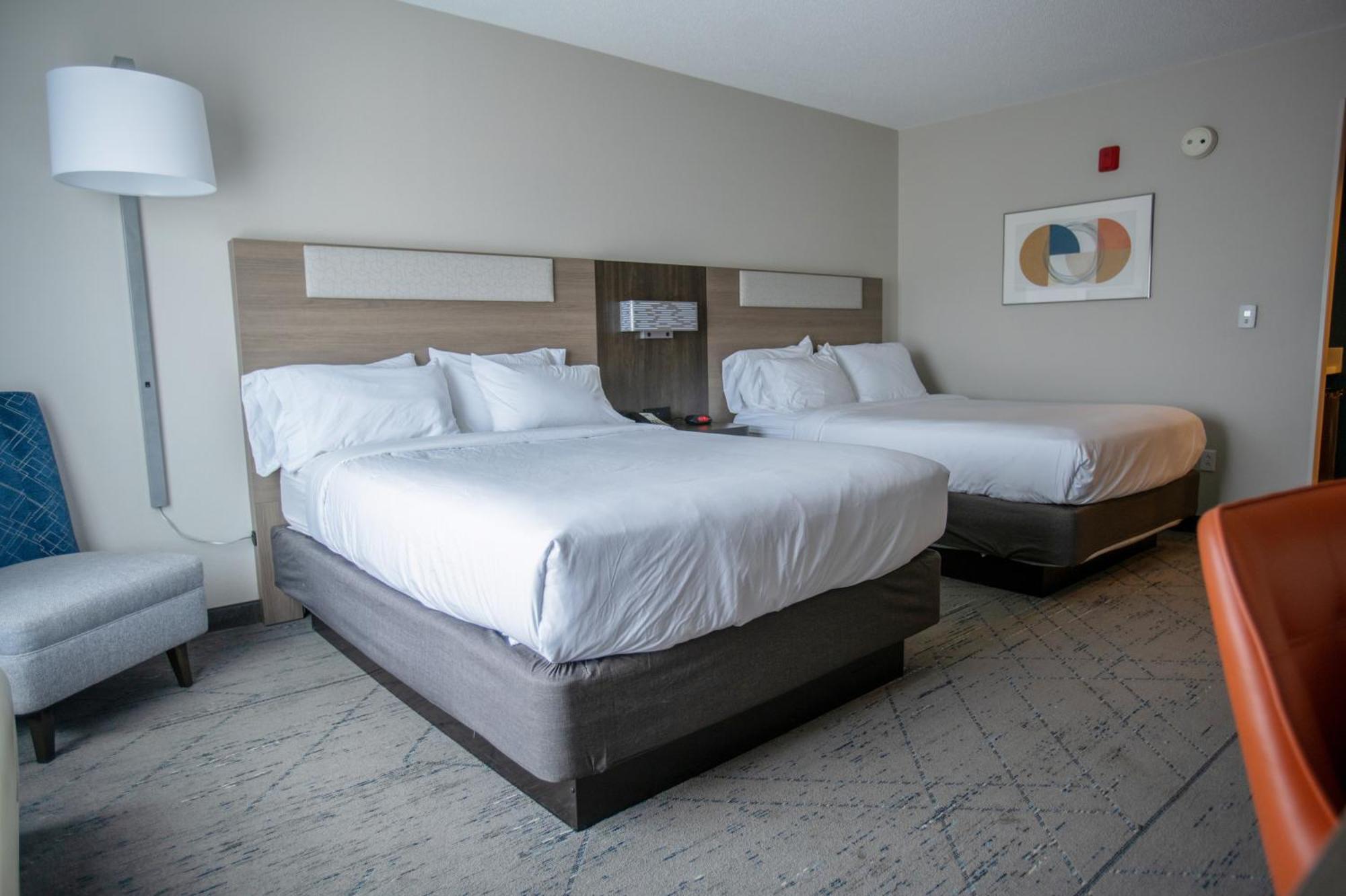 Holiday Inn Express Pembroke By Ihg מראה חיצוני תמונה