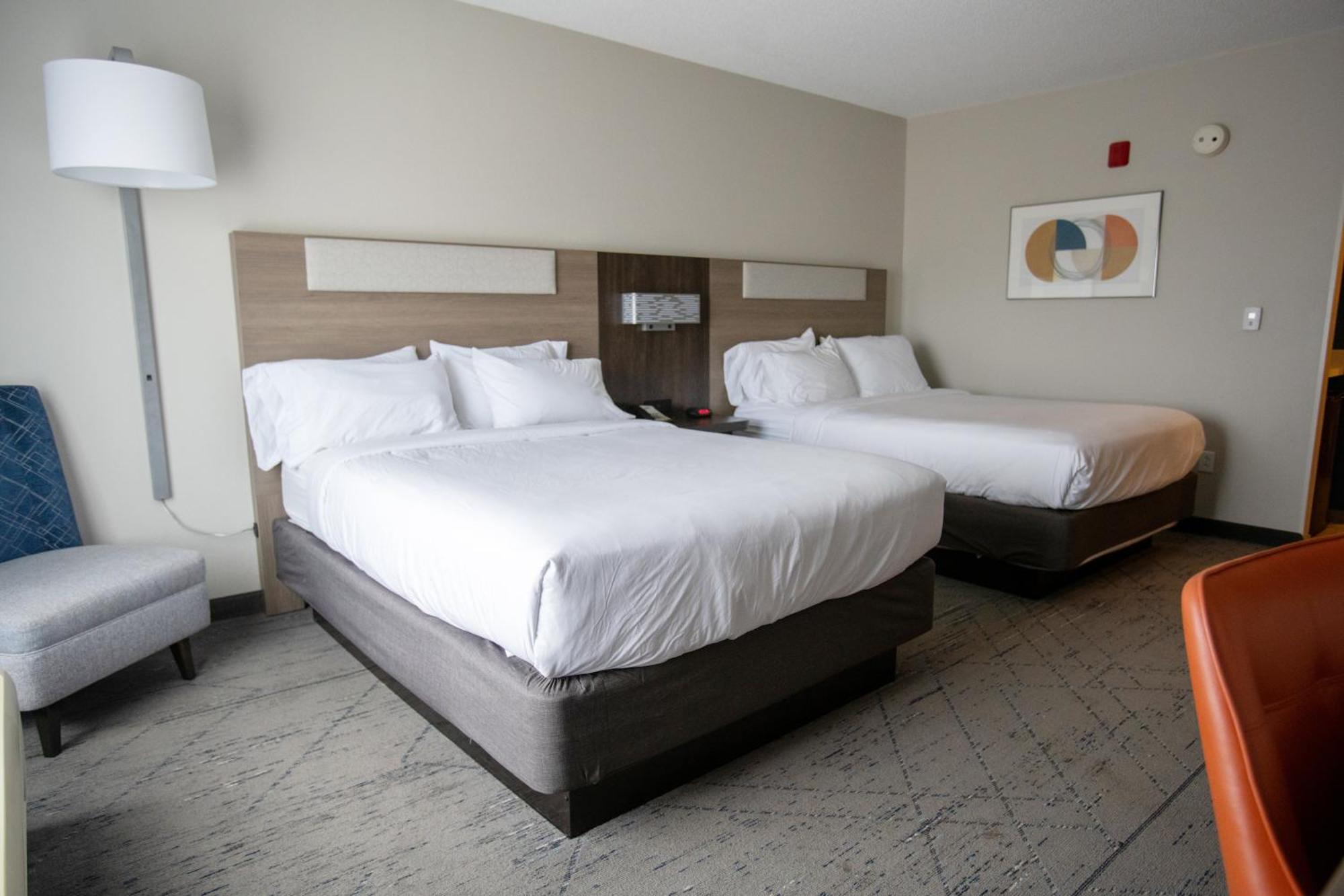 Holiday Inn Express Pembroke By Ihg מראה חיצוני תמונה