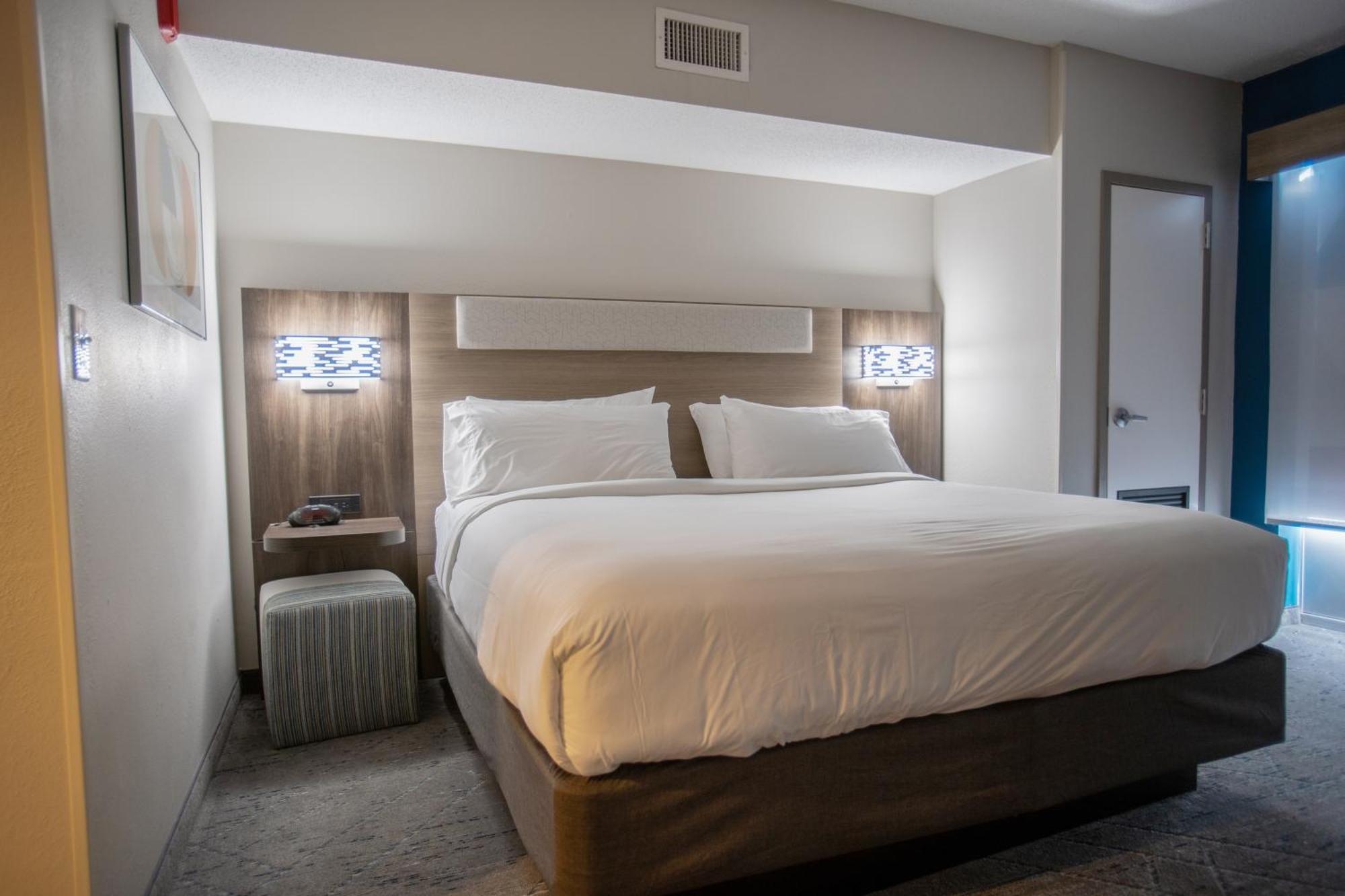 Holiday Inn Express Pembroke By Ihg מראה חיצוני תמונה