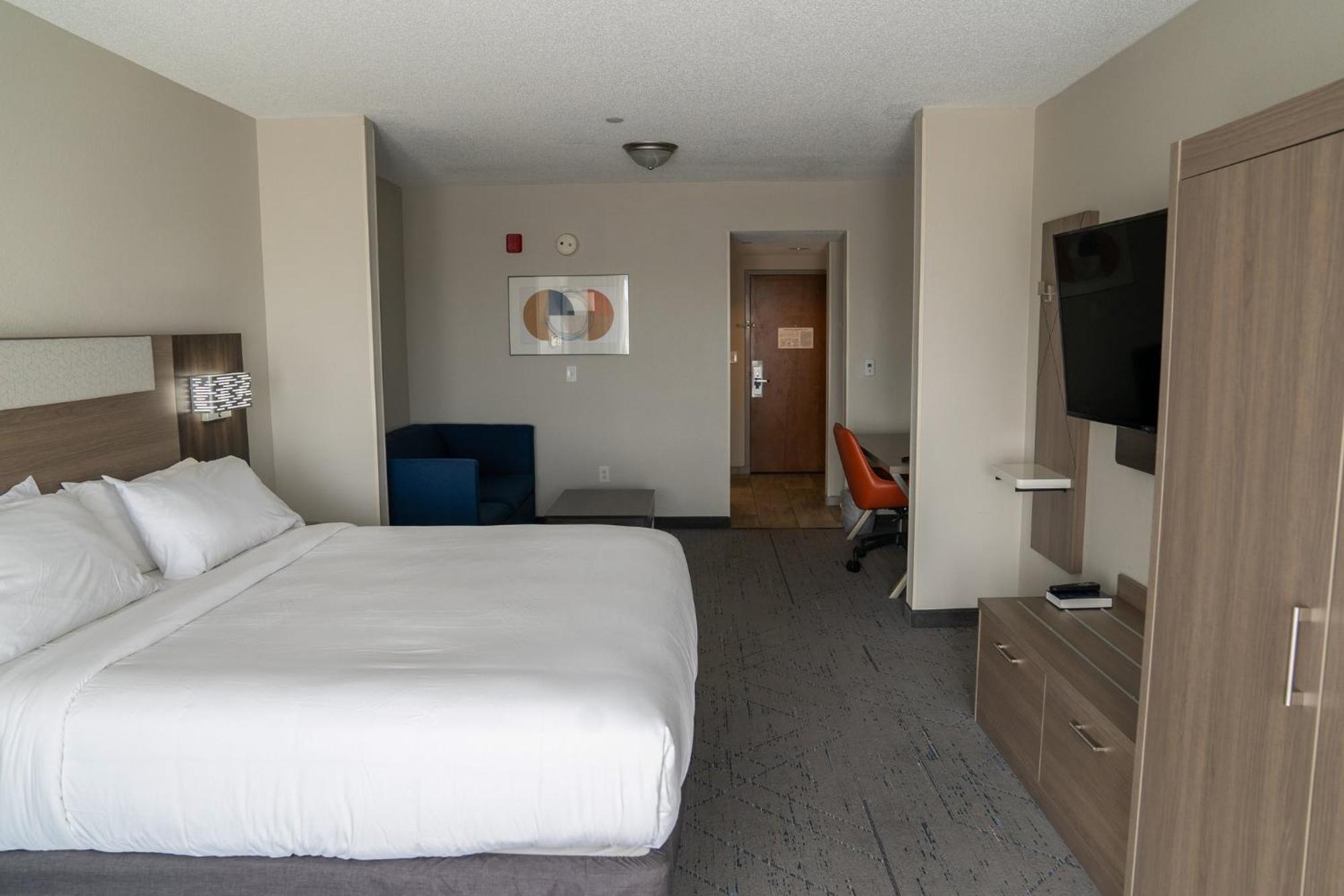 Holiday Inn Express Pembroke By Ihg מראה חיצוני תמונה