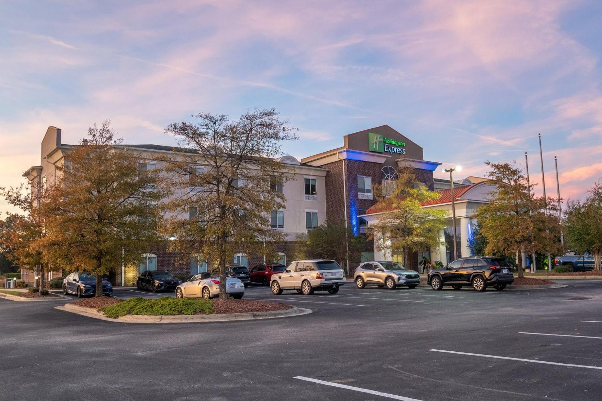 Holiday Inn Express Pembroke By Ihg מראה חיצוני תמונה