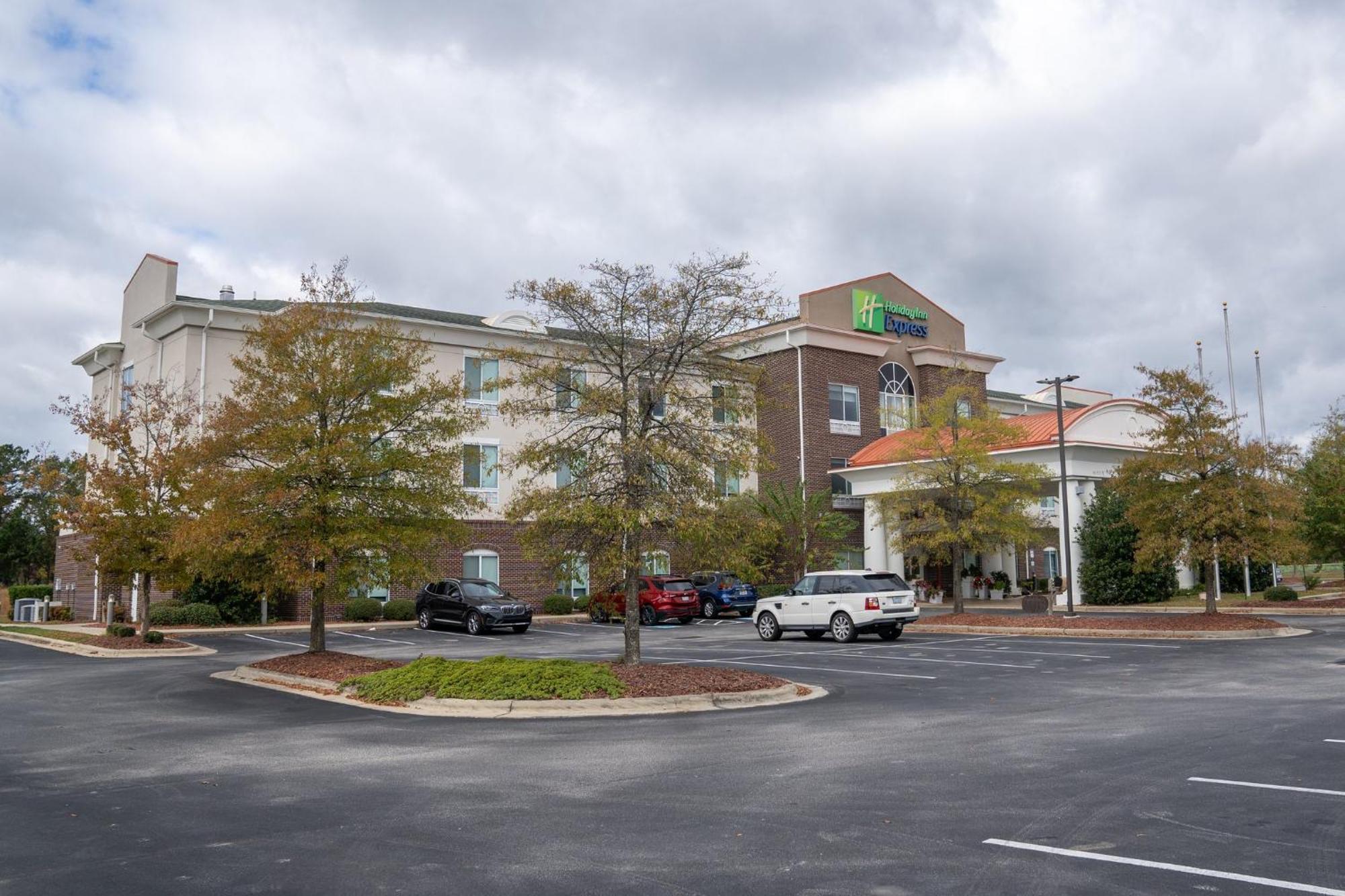 Holiday Inn Express Pembroke By Ihg מראה חיצוני תמונה