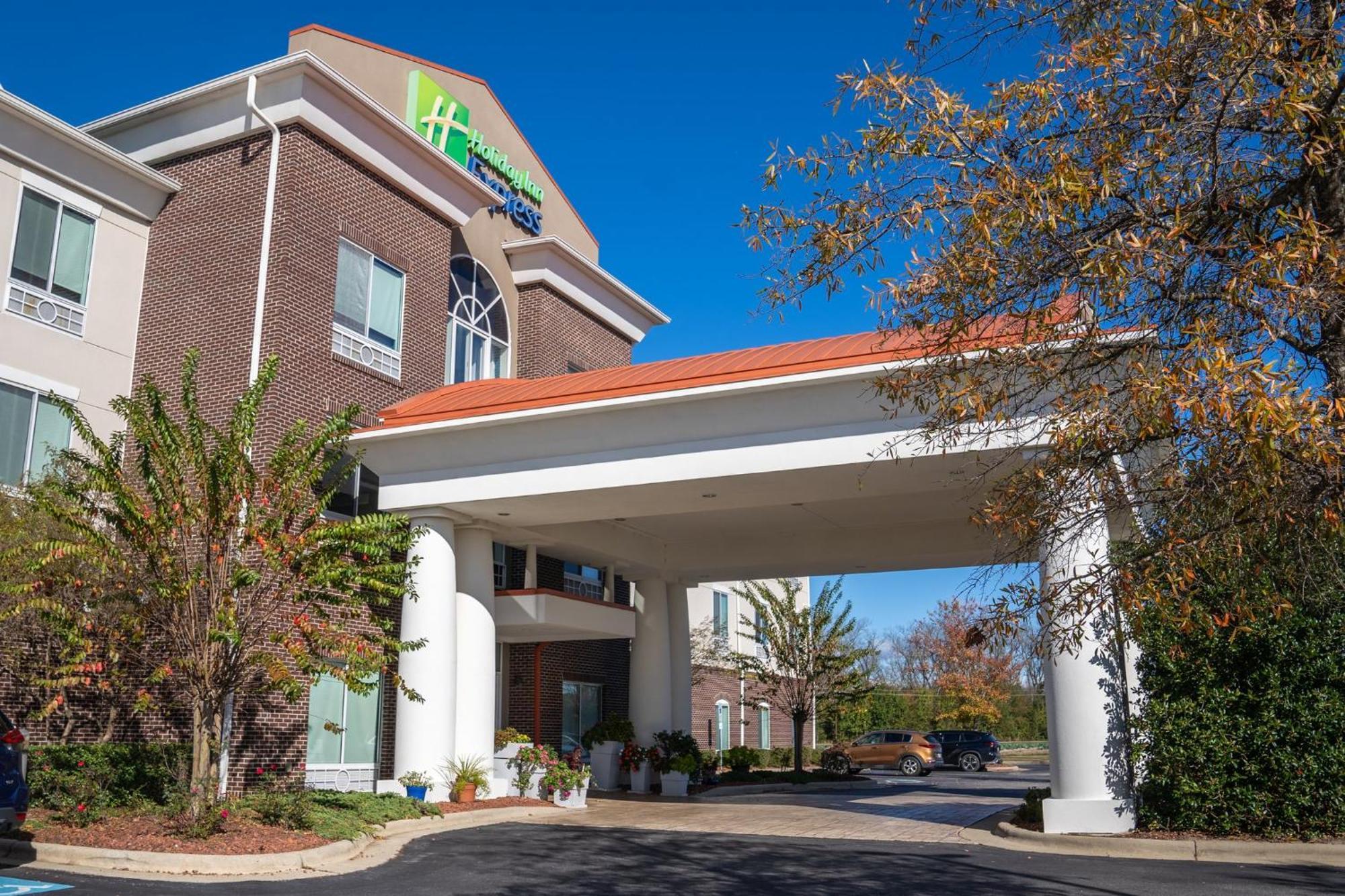 Holiday Inn Express Pembroke By Ihg מראה חיצוני תמונה