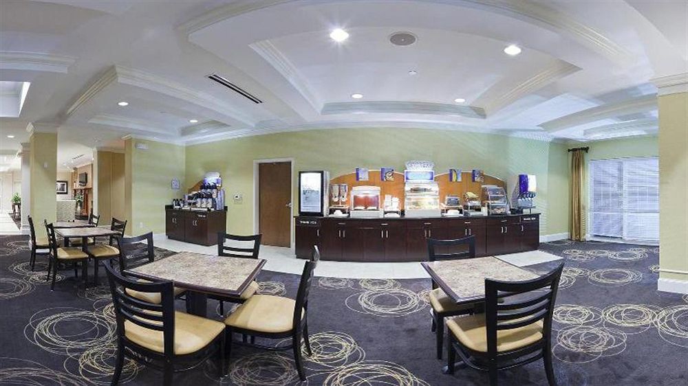 Holiday Inn Express Pembroke By Ihg מראה חיצוני תמונה